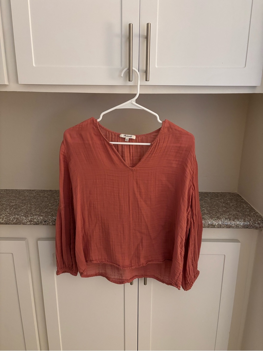 Madewell V-Neck Long Sleeve Light-spun Blouse in Mauve